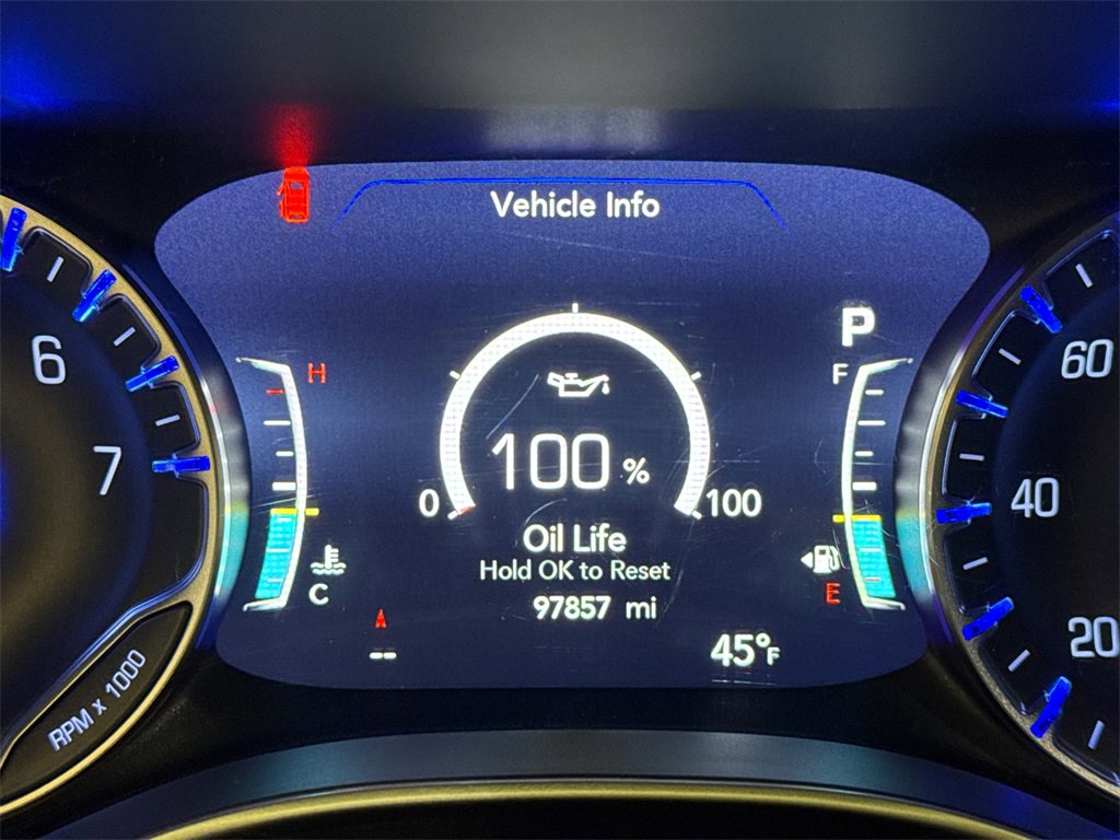 Used 2022 Chrysler Pacifica Touring-L image 32