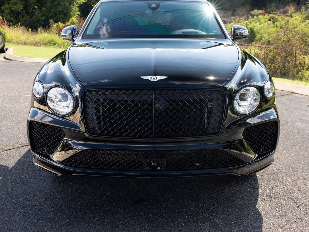 Used 2025 Bentley Bentayga AWD/4WD image 17