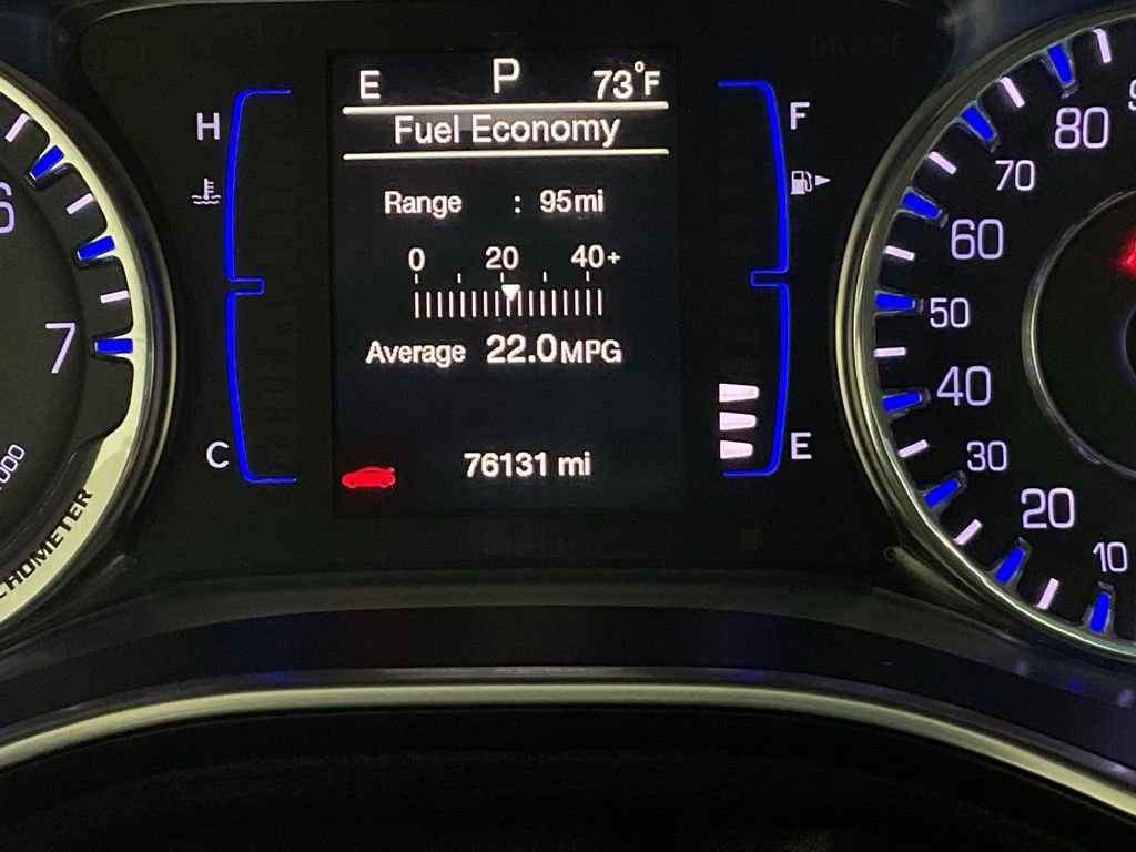 Used 2017 Chrysler 200 Limited Platinum image 38