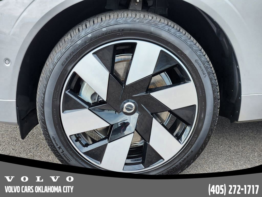 Certified 2025 Volvo XC60 T8 Plus w/ Protection Package Premier image 11