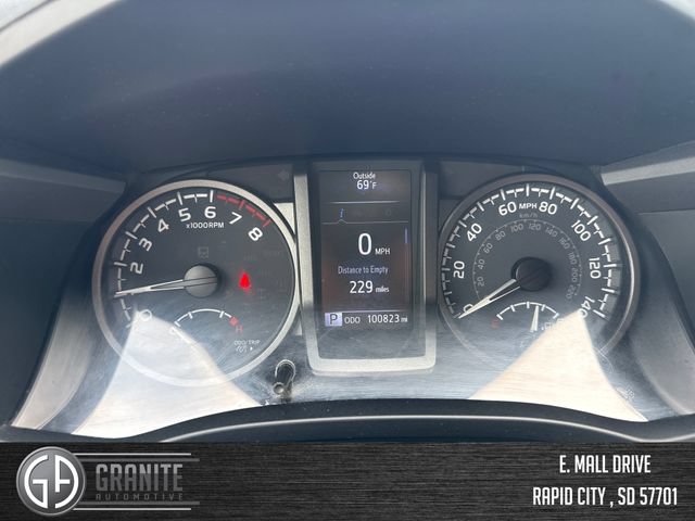 Used 2021 Toyota Tacoma TRD Off-Road AWD/4WD image 15