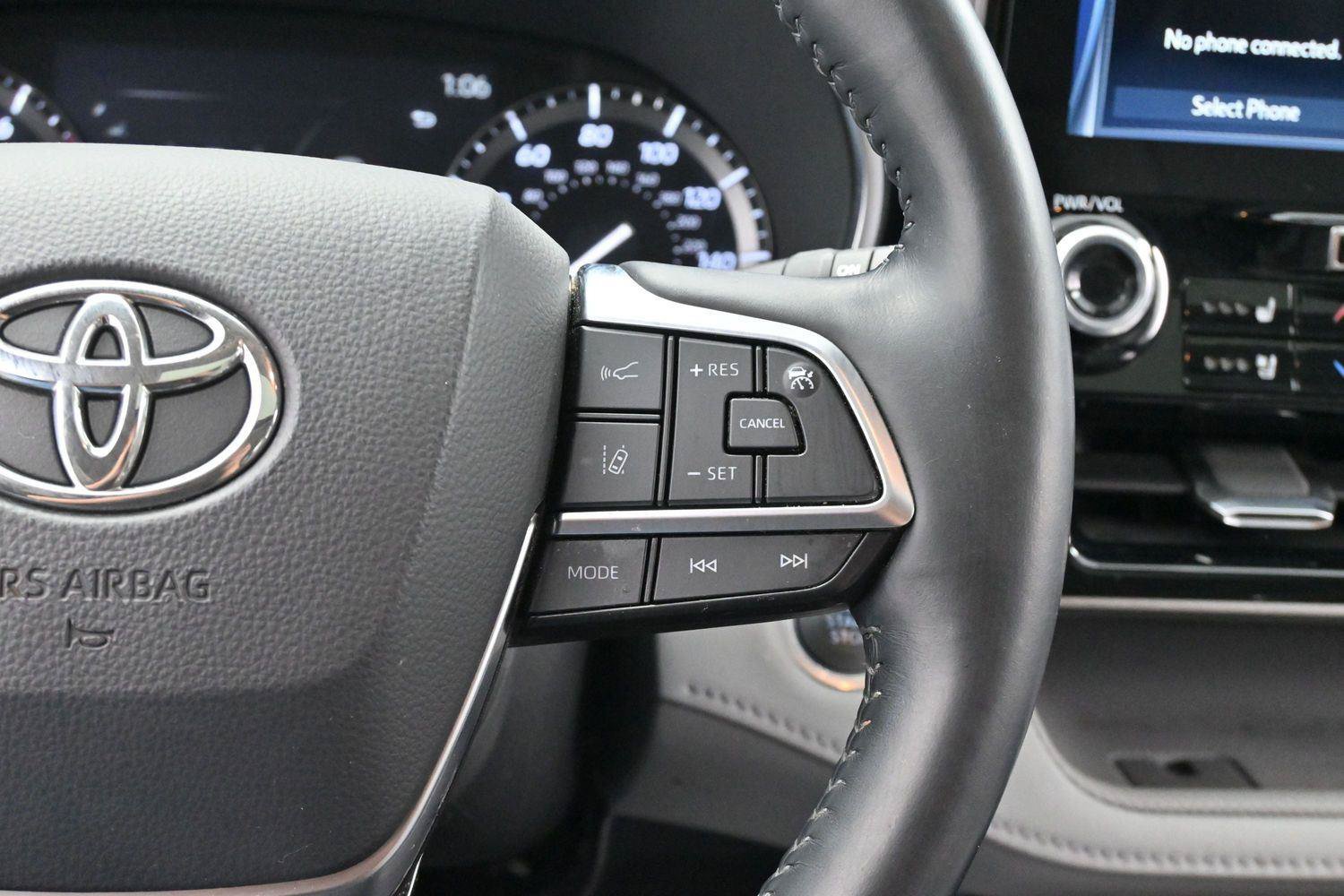 Used 2021 Toyota Highlander Limited AWD/4WD image 16
