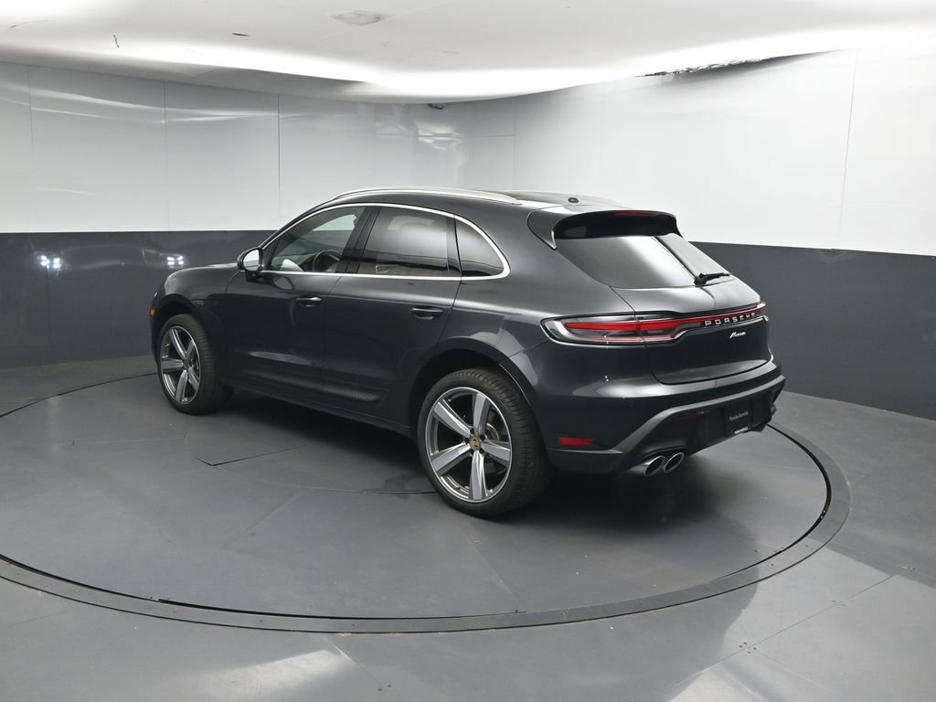 Certified 2024 Porsche Macan AWD/4WD image 3