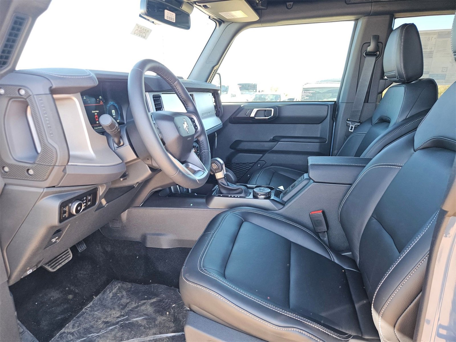 New 2025 Ford Bronco Outer Banks w/ Sasquatch Package image 11