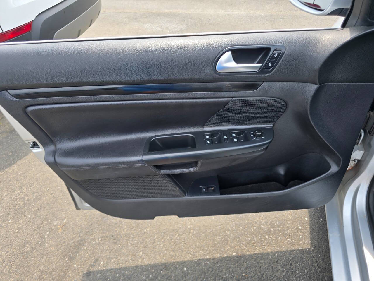Used 2011 Volkswagen Jetta TDI FWD image 12