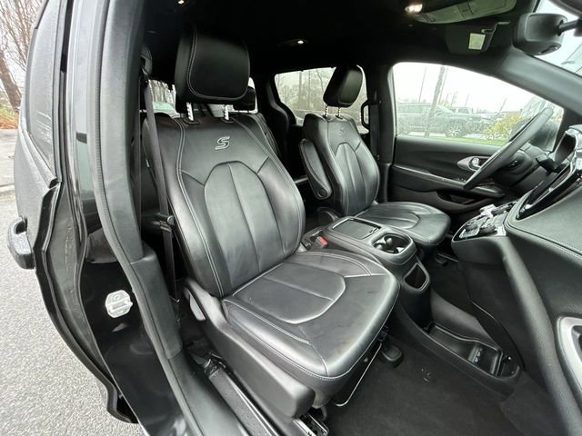 Used 2023 Chrysler Pacifica Touring-L w/ S Appearance Package image 24