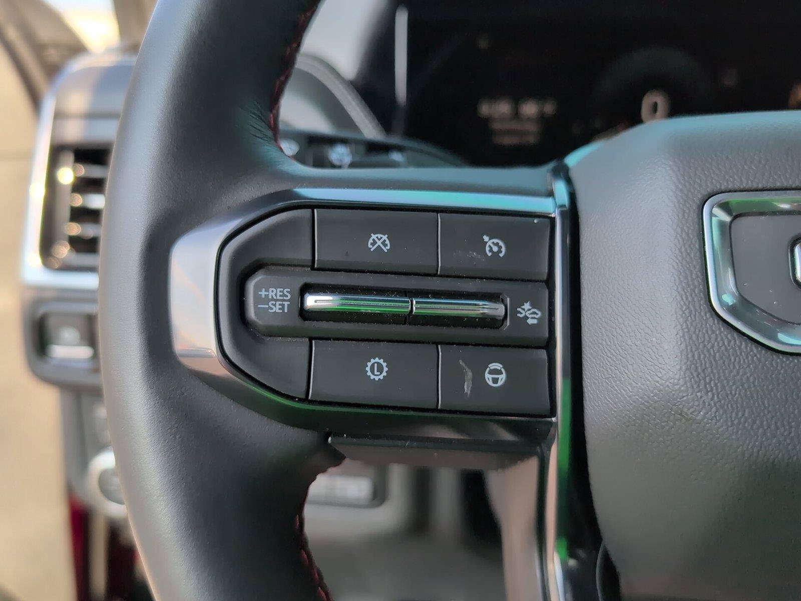 Certified 2025 GMC Yukon AT4 Ultimate AWD/4WD image 27