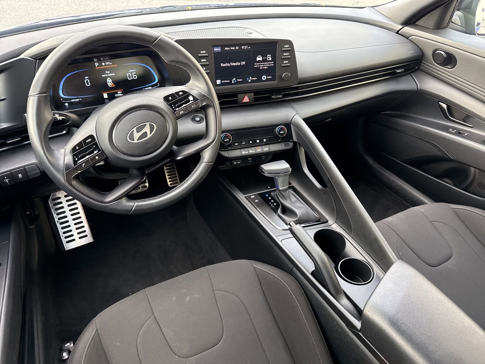 Certified 2025 Hyundai Elantra Sport image 15