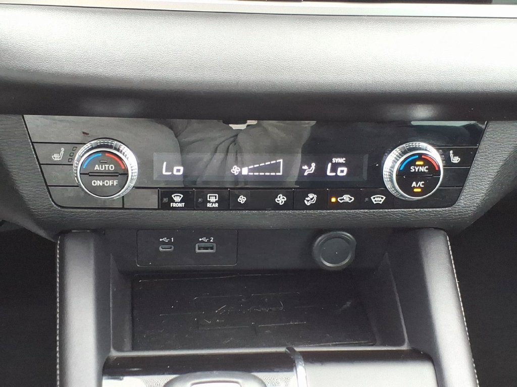 Used 2023 Mitsubishi Outlander SE AWD/4WD image 16
