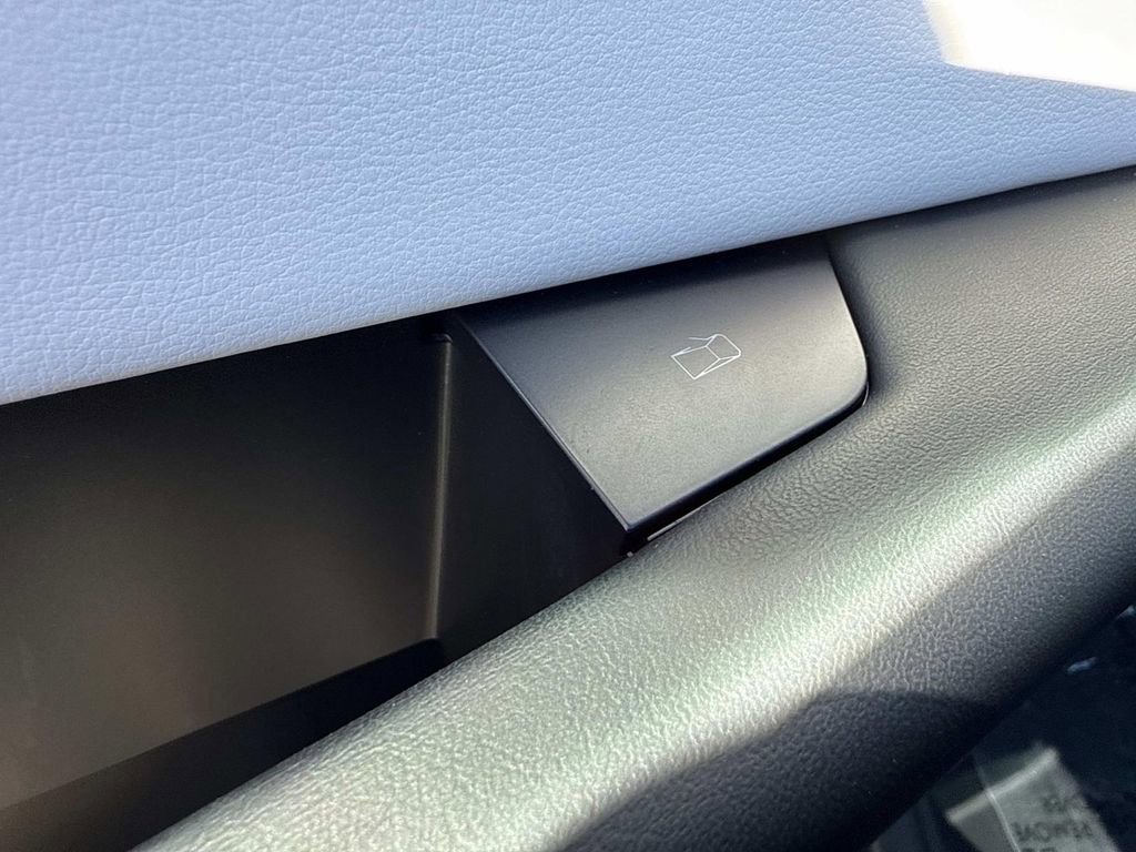 Used 2024 Tesla Cybertruck AWD Crew Cab image 23