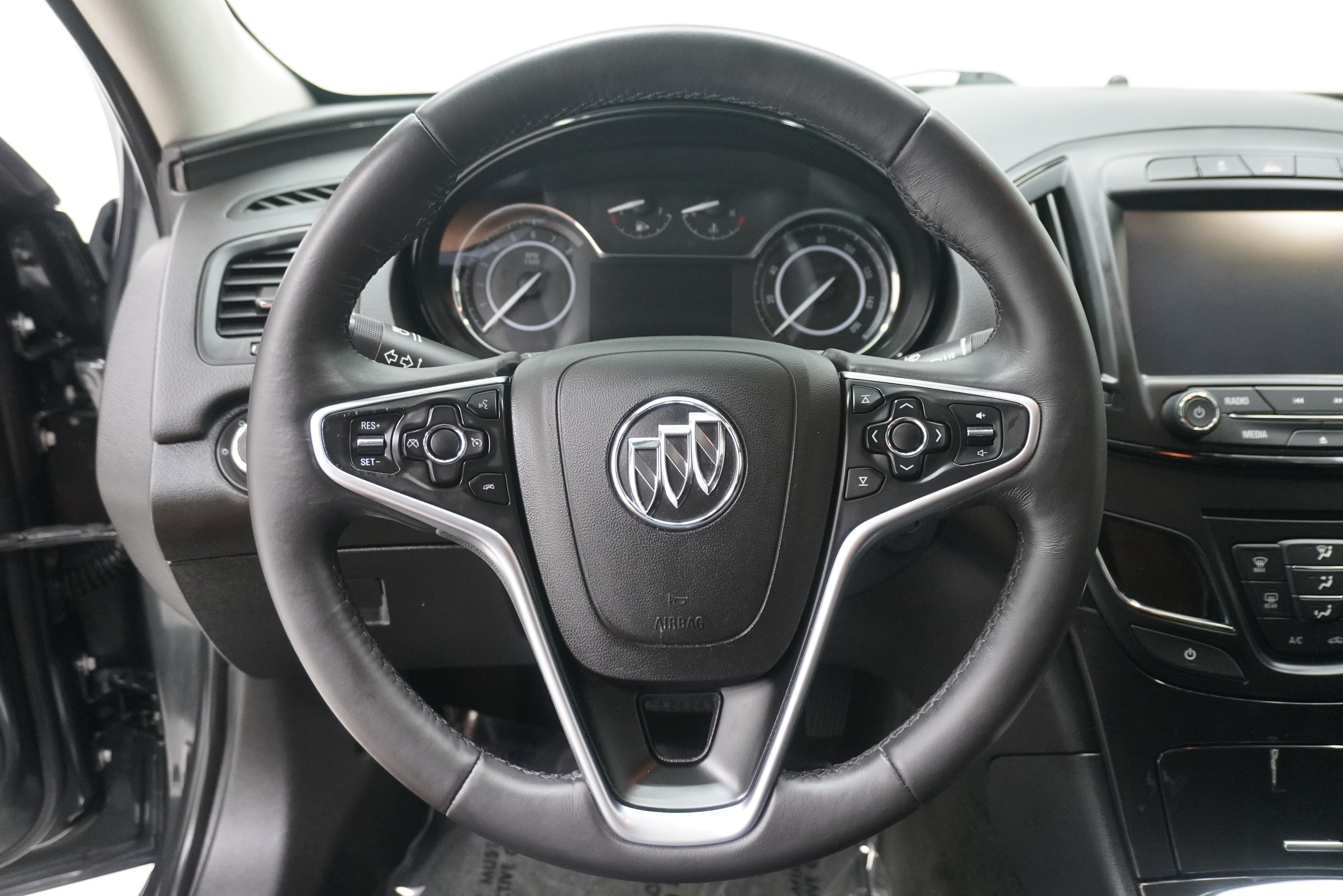 Used 2017 Buick Regal Sport Touring FWD image 15