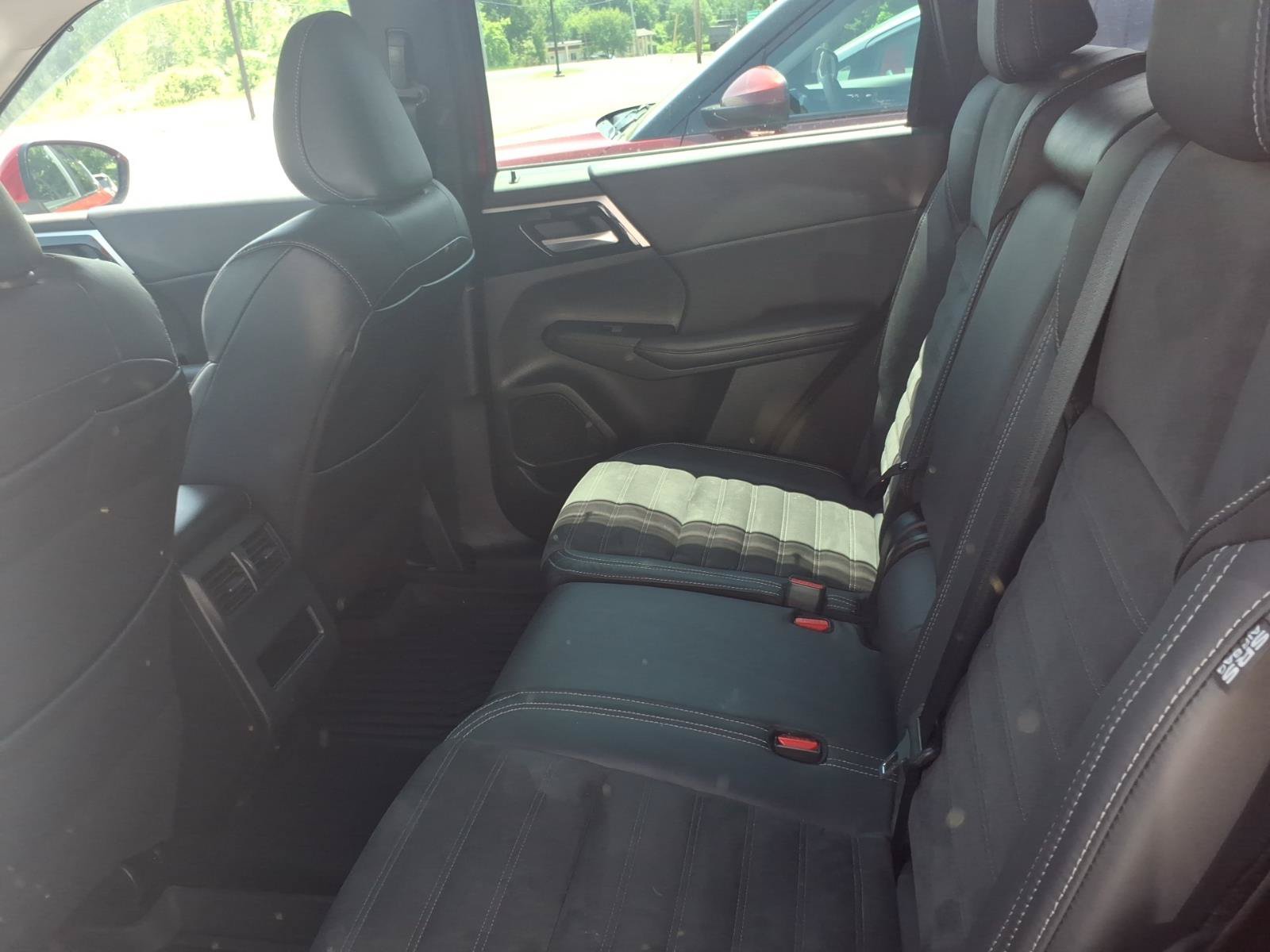 Used 2023 Mitsubishi Outlander SE AWD/4WD image 8