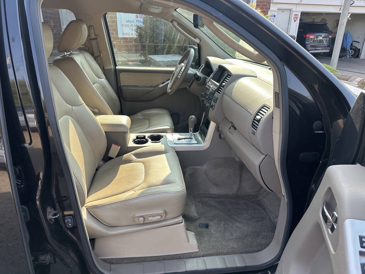 Used 2011 Nissan Pathfinder Silver AWD/4WD image 25