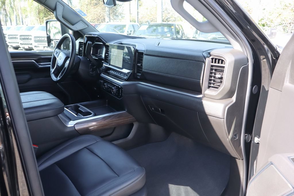 Used 2025 Chevrolet Silverado 2500 LT w/ Trail Boss Package AWD/4WD image 39