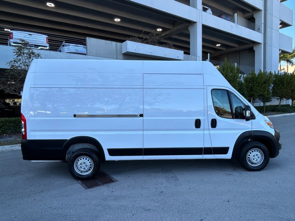 Used 2025 RAM ProMaster 3500 w/ Convenience Group FWD image 4