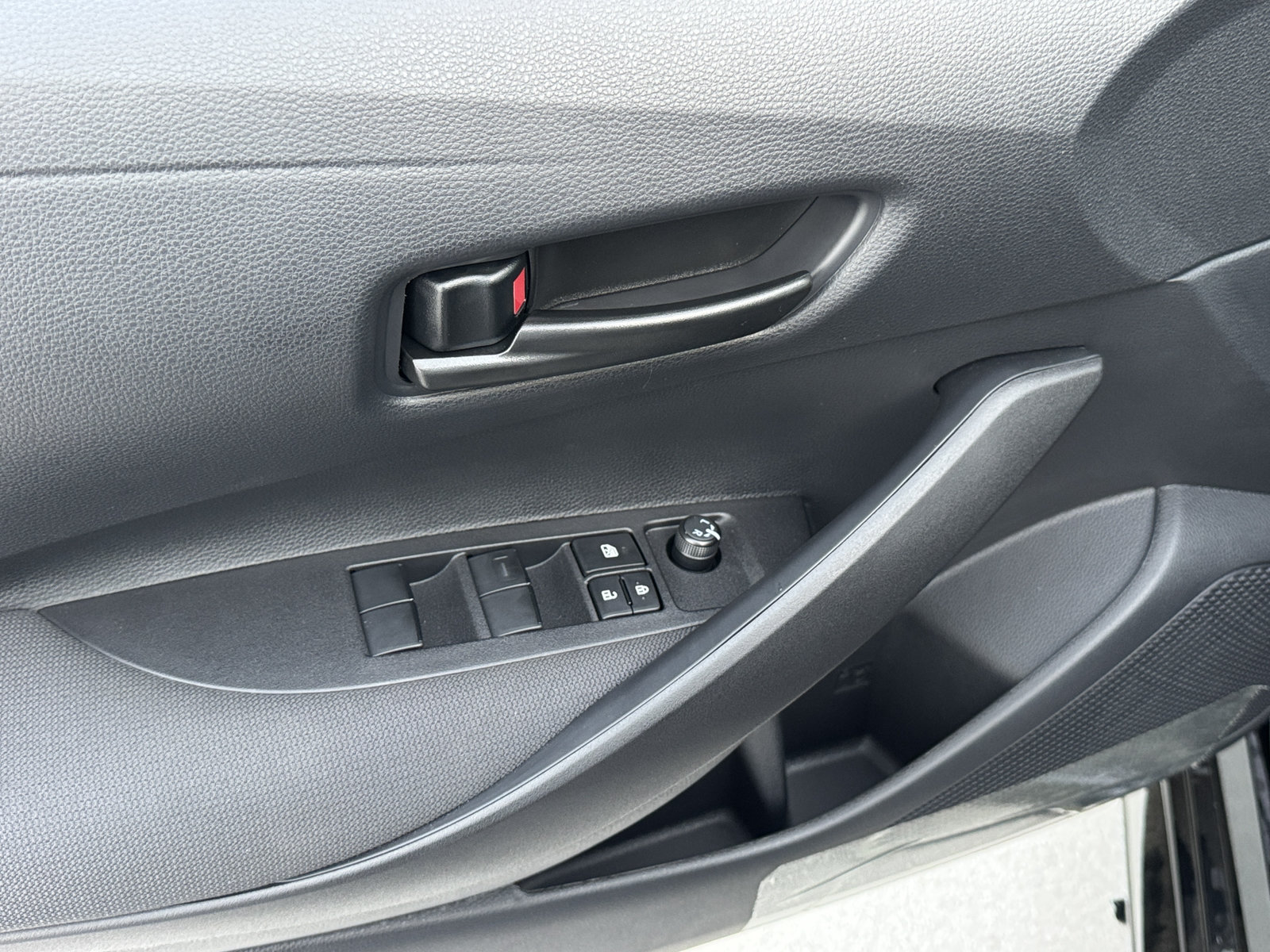 New 2027 Toyota Corolla LE FWD image 18