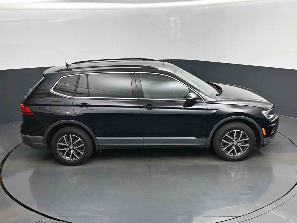 Used 2018 Volkswagen Tiguan SE w/ Panoramic Sunroof Package AWD/4WD image 13