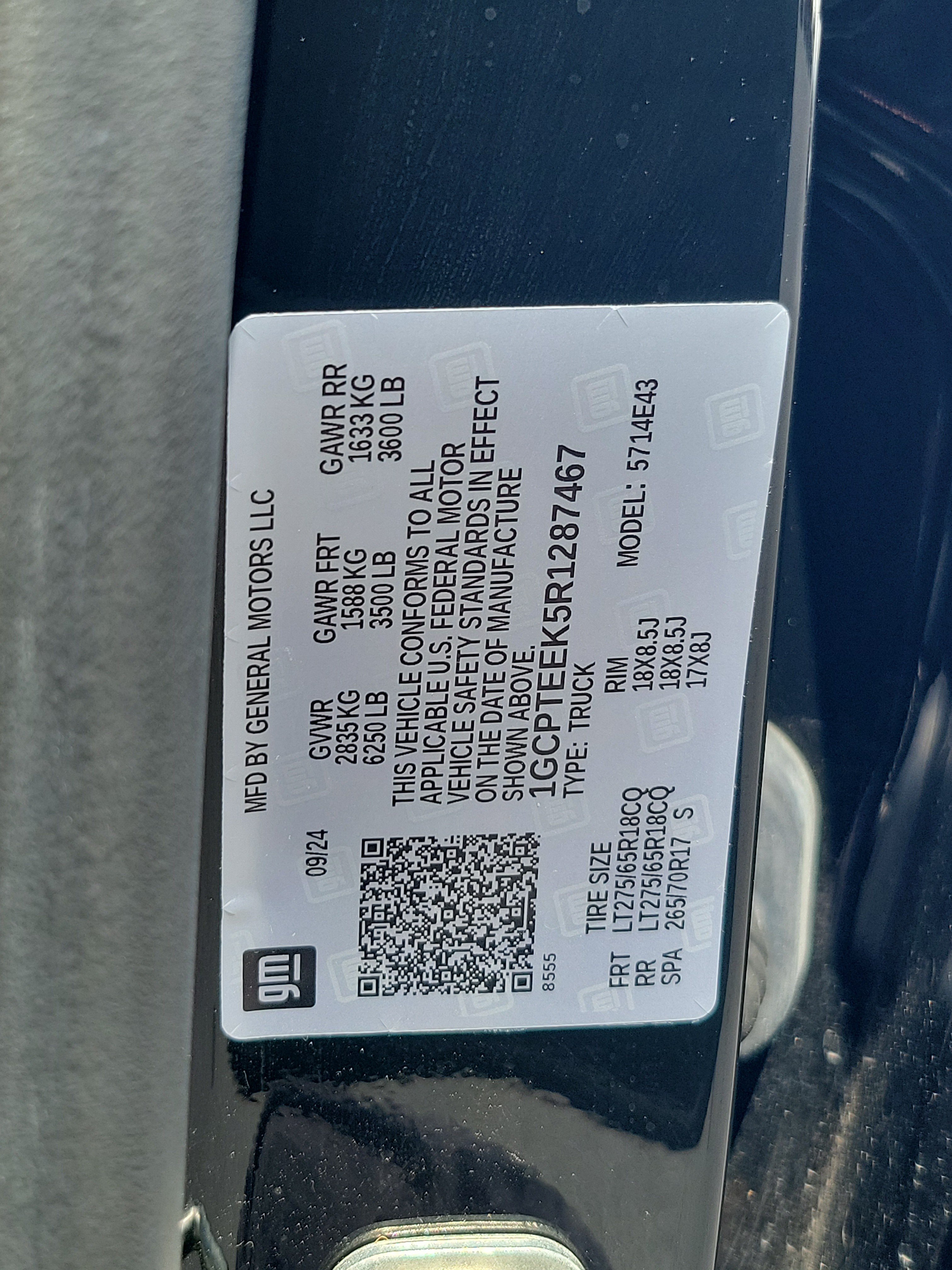 Used 2024 Chevrolet Colorado Trail Boss AWD/4WD image 31