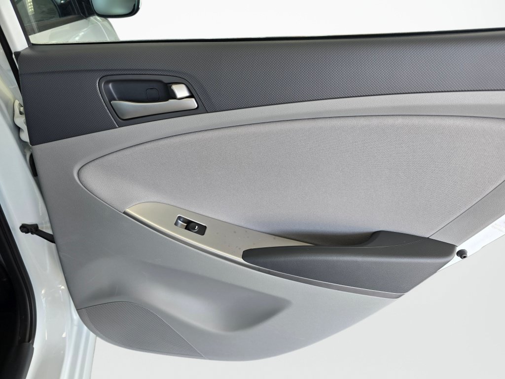 Used 2016 Hyundai Accent SE FWD image 36