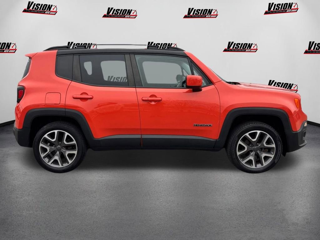 Used 2015 Jeep Renegade Latitude w/ Popular Equipment Group AWD/4WD image 4