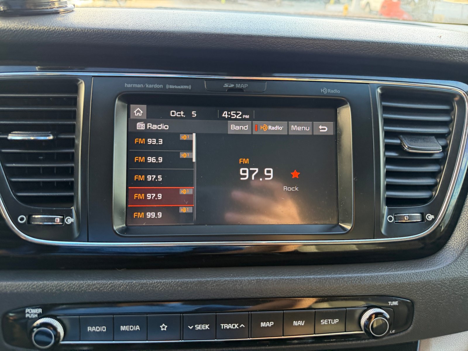 Used 2019 Kia Sedona SX FWD image 23