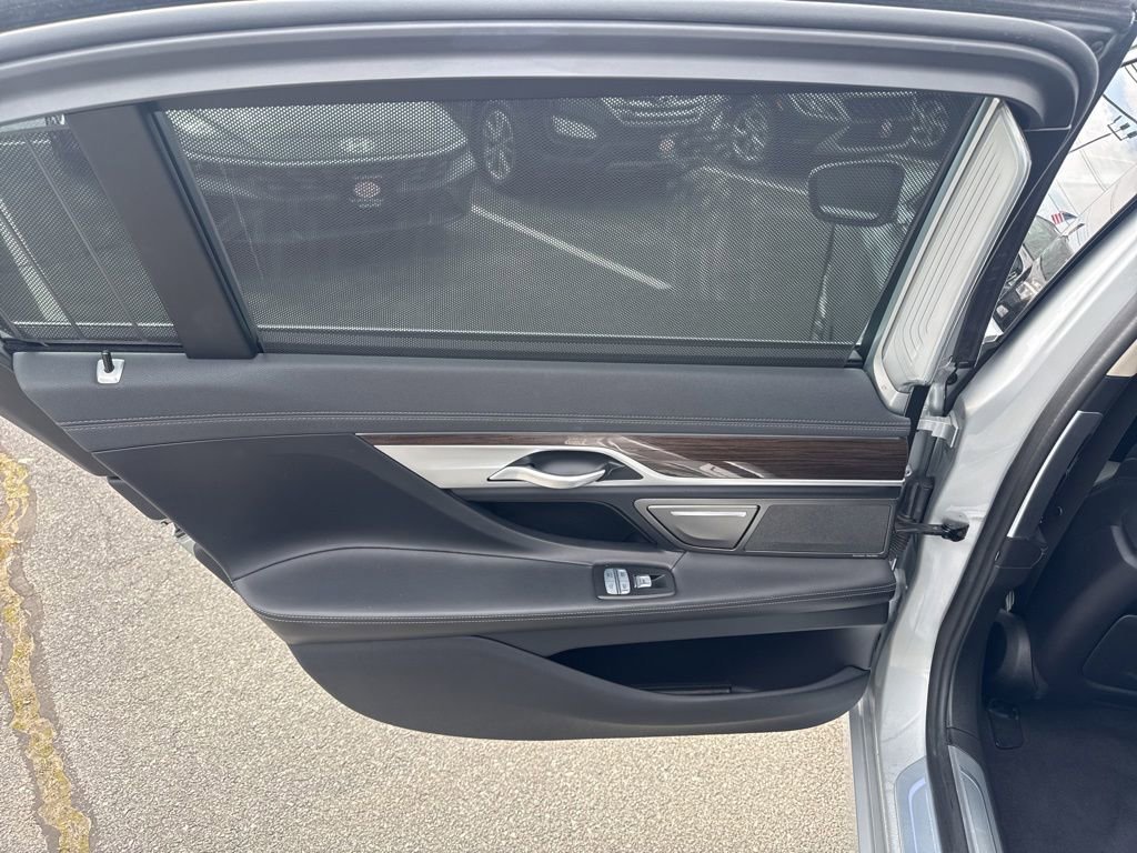 Used 2020 BMW 740i RWD image 32