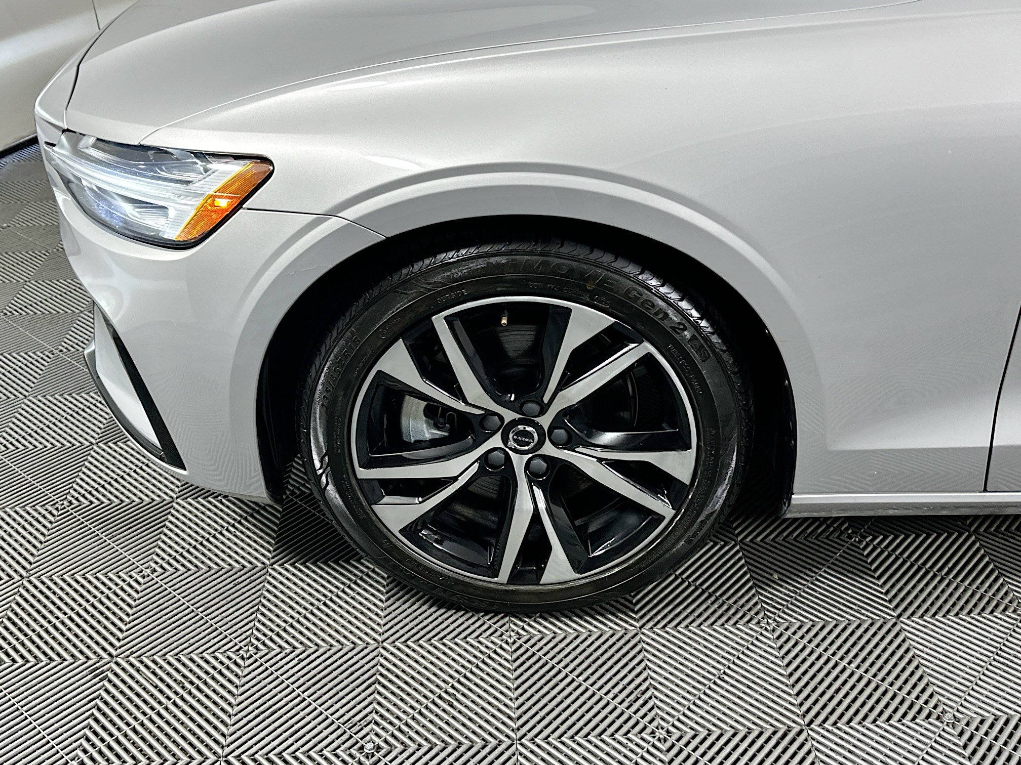 Used 2024 Volvo S60 B5 Core FWD image 11