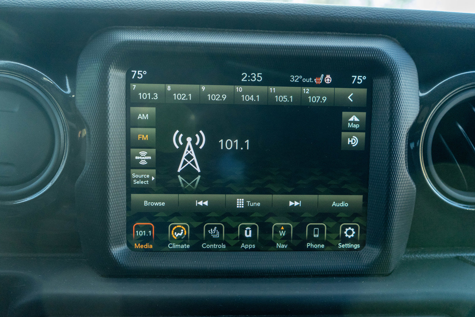 Used 2021 Jeep Wrangler Unlimited Sport image 16