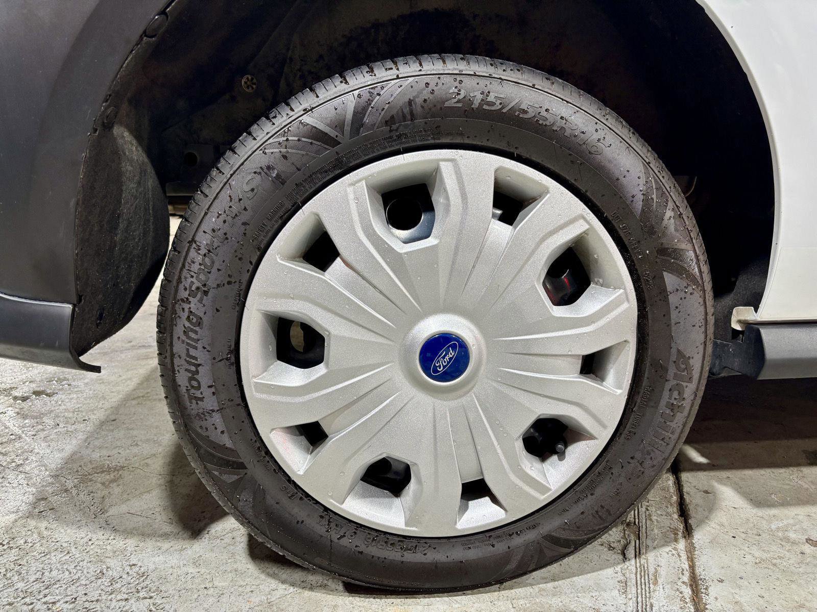 Used 2020 Ford Transit Connect XL image 36