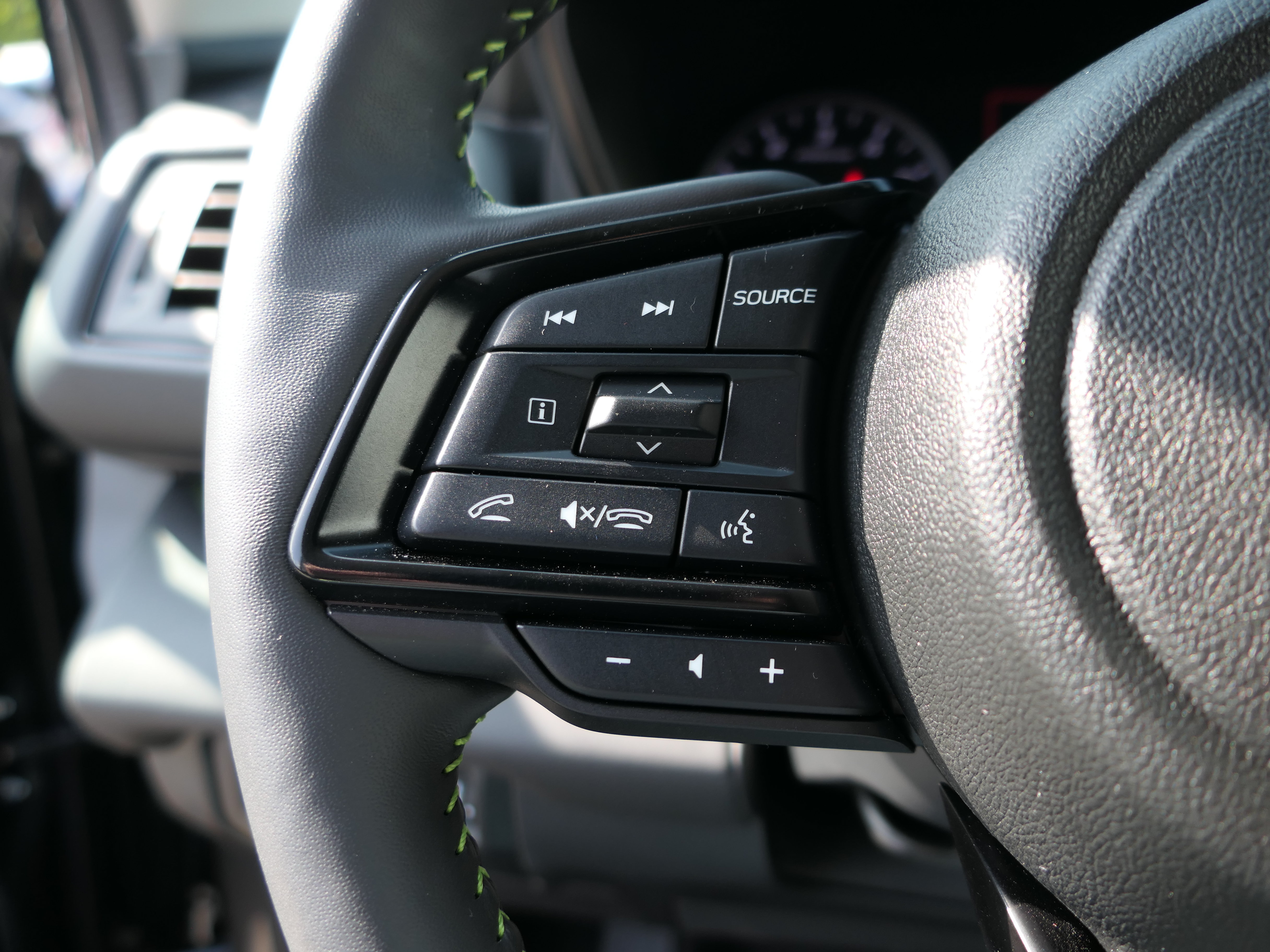 Used 2025 Subaru Ascent Bronze Edition AWD/4WD image 13