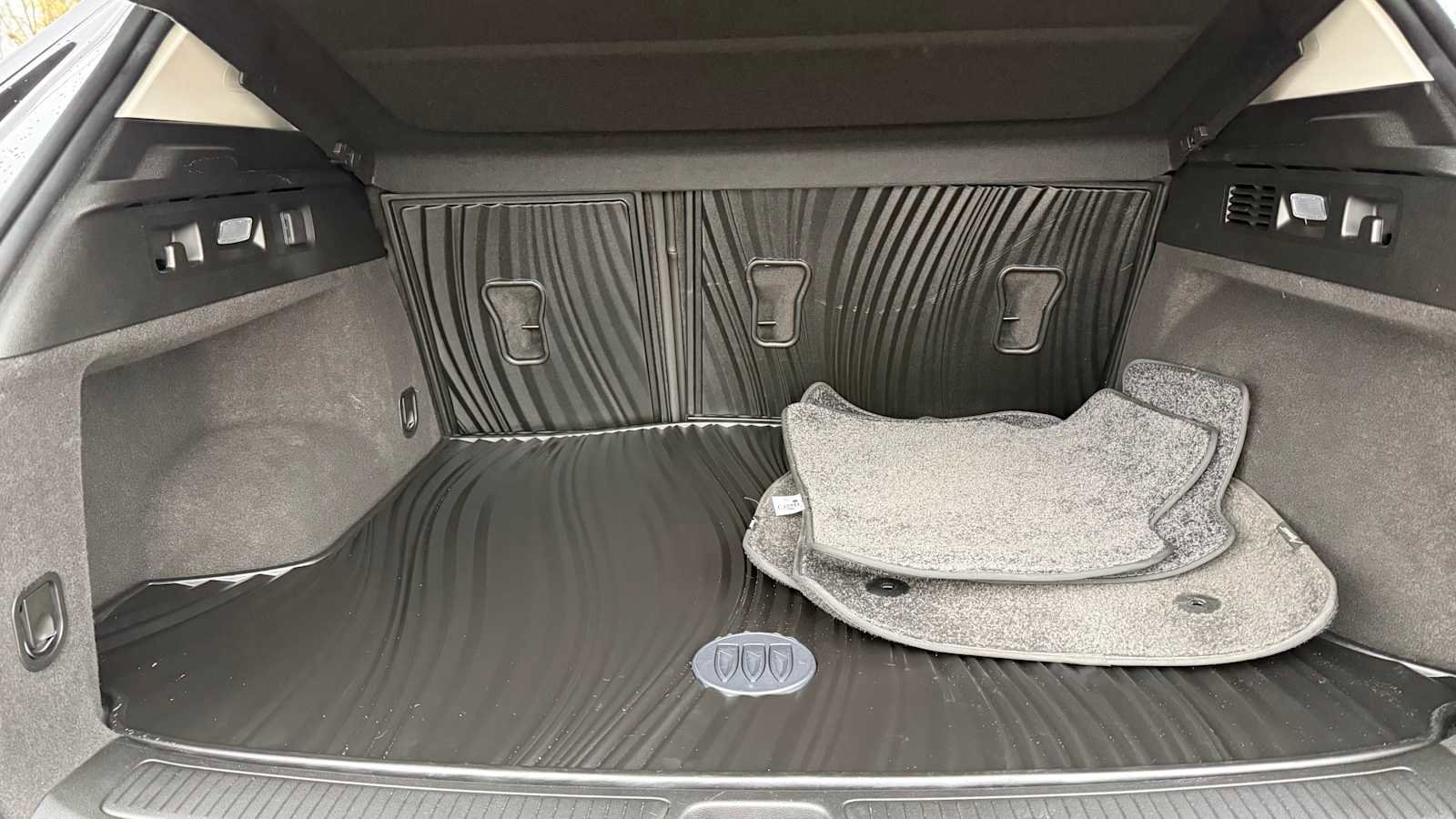 Used 2025 Buick Envision Avenir image 31