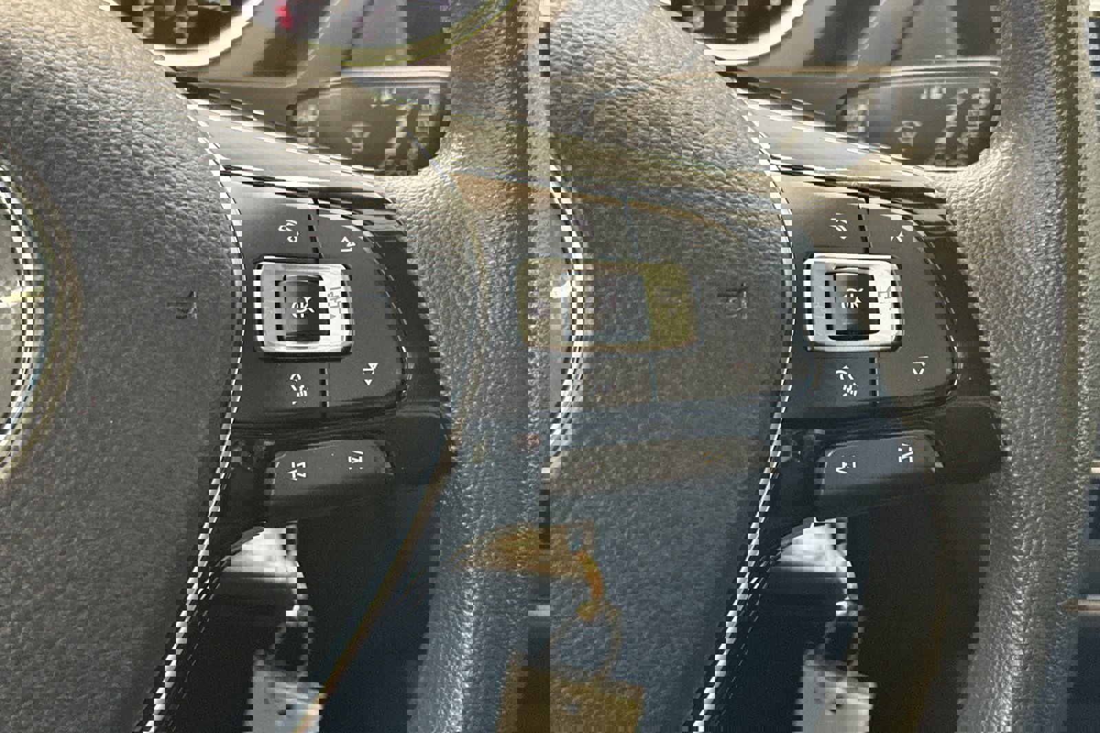 Used 2018 Volkswagen Tiguan S w/ 3rd Row Seat Package image 28