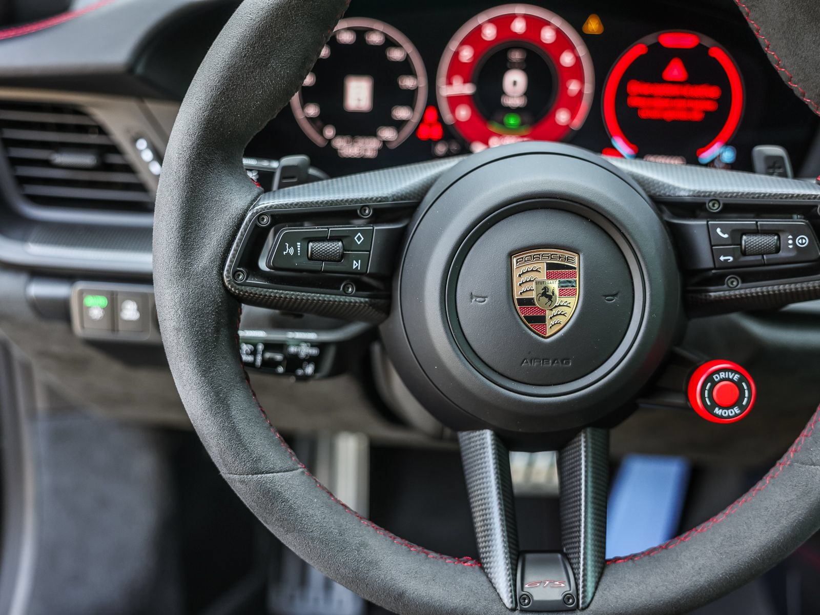 Certified 2025 Porsche 911 Targa 4 GTS AWD/4WD image 13