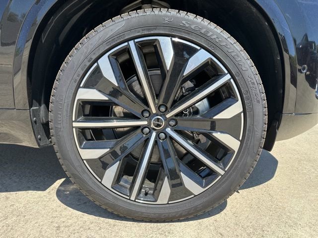 New 2026 Volvo XC90 B6 Plus w/ Protection Package Premier AWD/4WD image 9