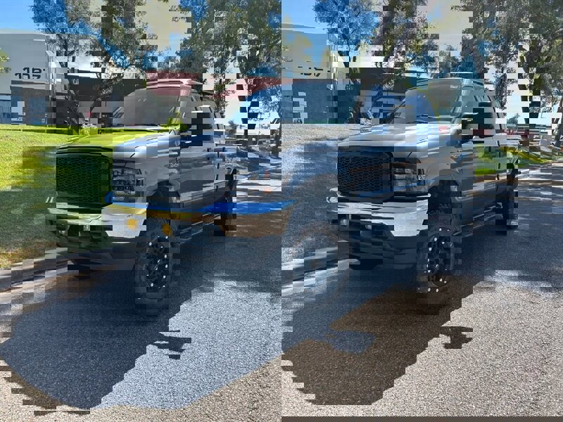 Used 2003 Ford F350 Lariat image 1