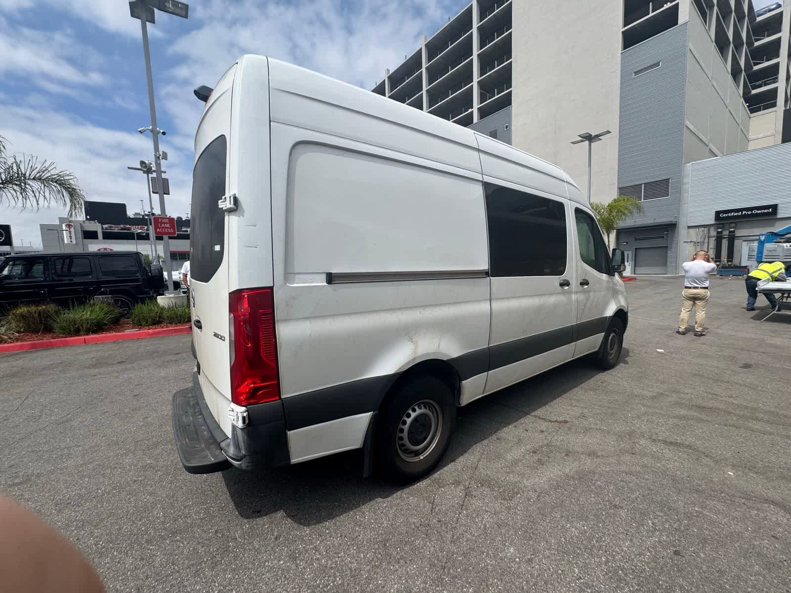 Used 2023 Mercedes-Benz Sprinter 2500 w/ Acoustic Package image 4