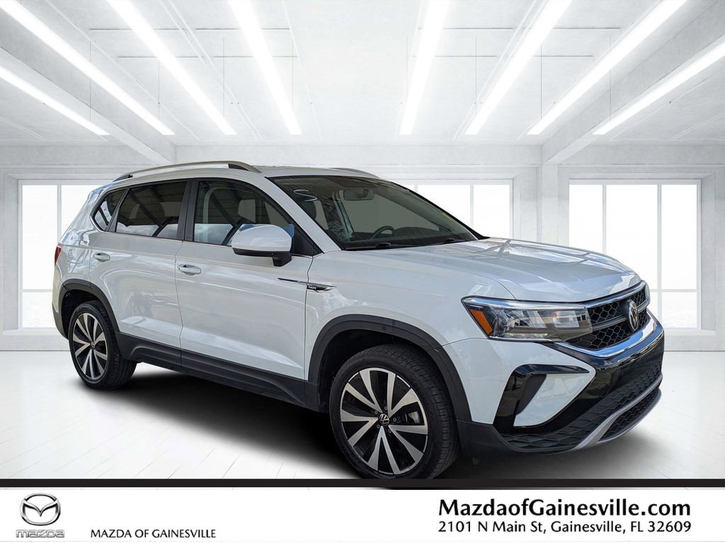 Used 2022 Volkswagen Taos SE image 1