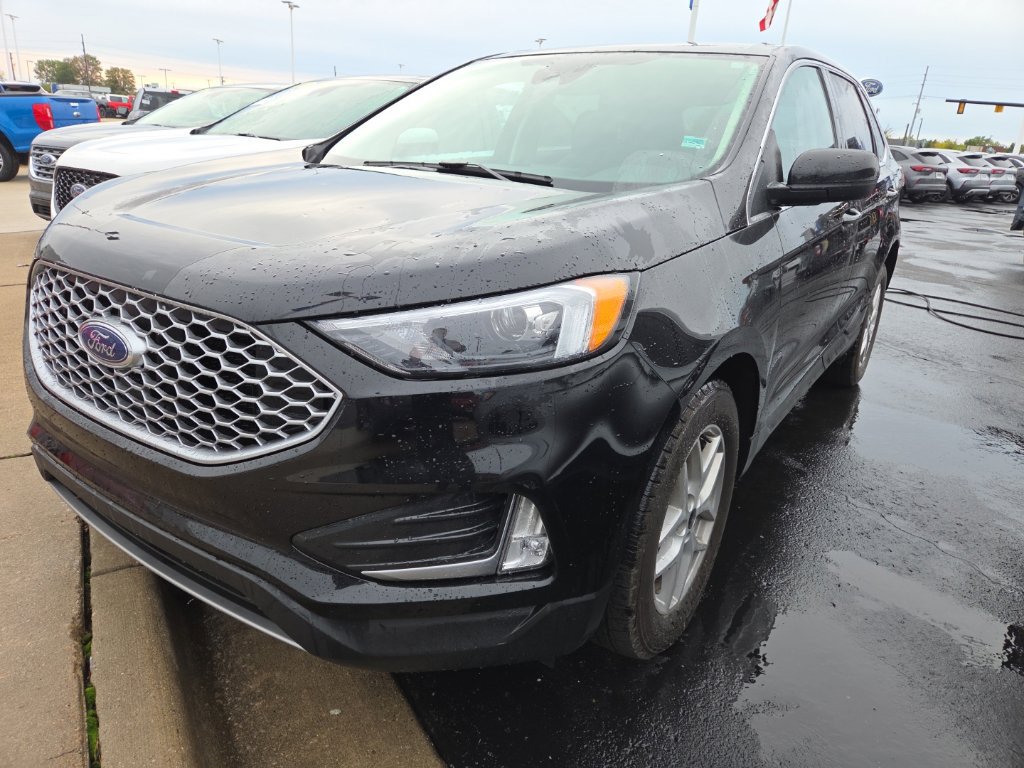 Used 2024 Ford Edge SEL w/ Convenience Package
