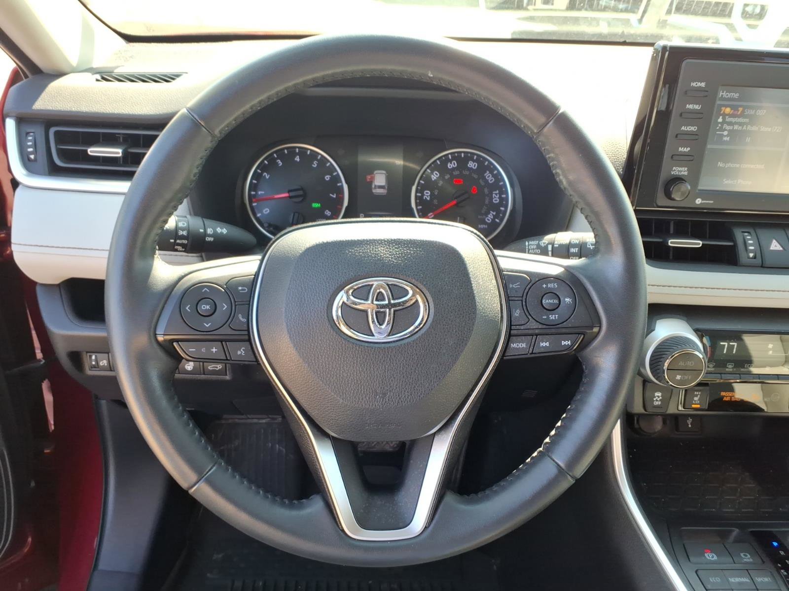 Used 2021 Toyota RAV4 XLE Premium AWD/4WD image 20