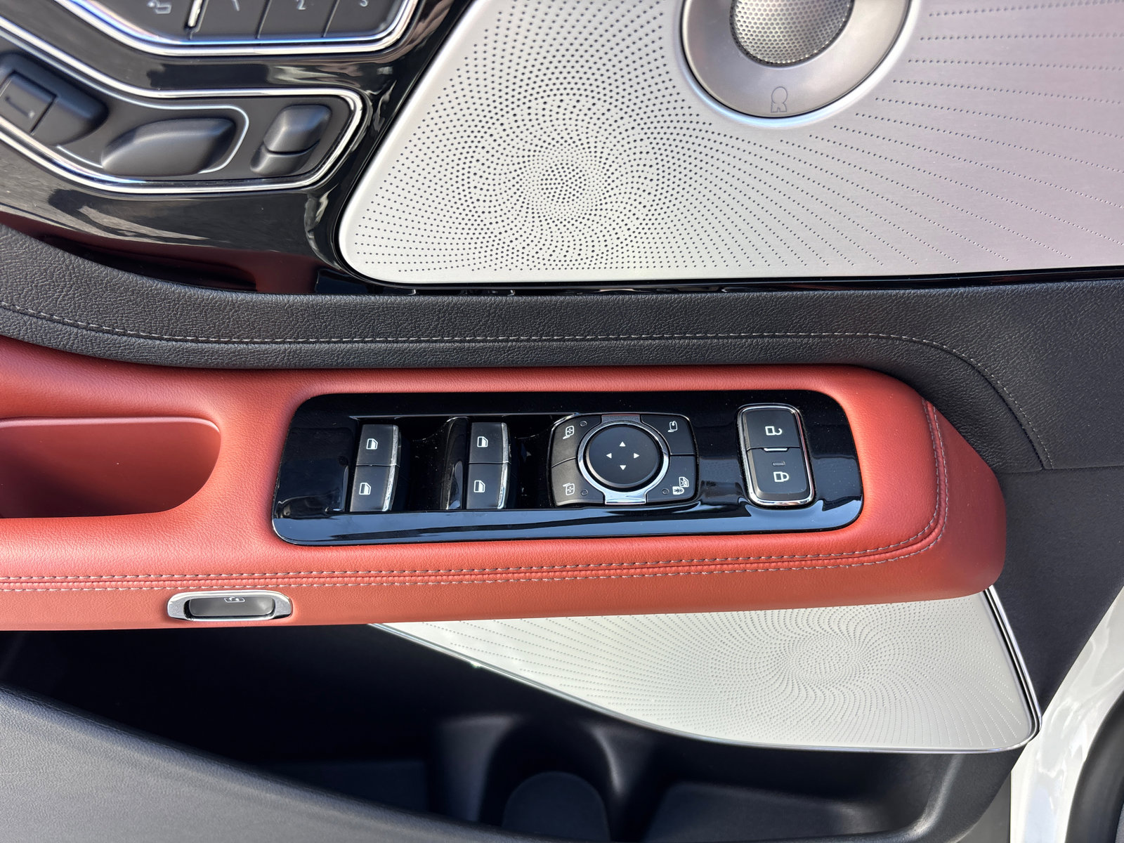 New 2025 Lincoln Aviator Reserve w/ Equipment Group 201A image 13