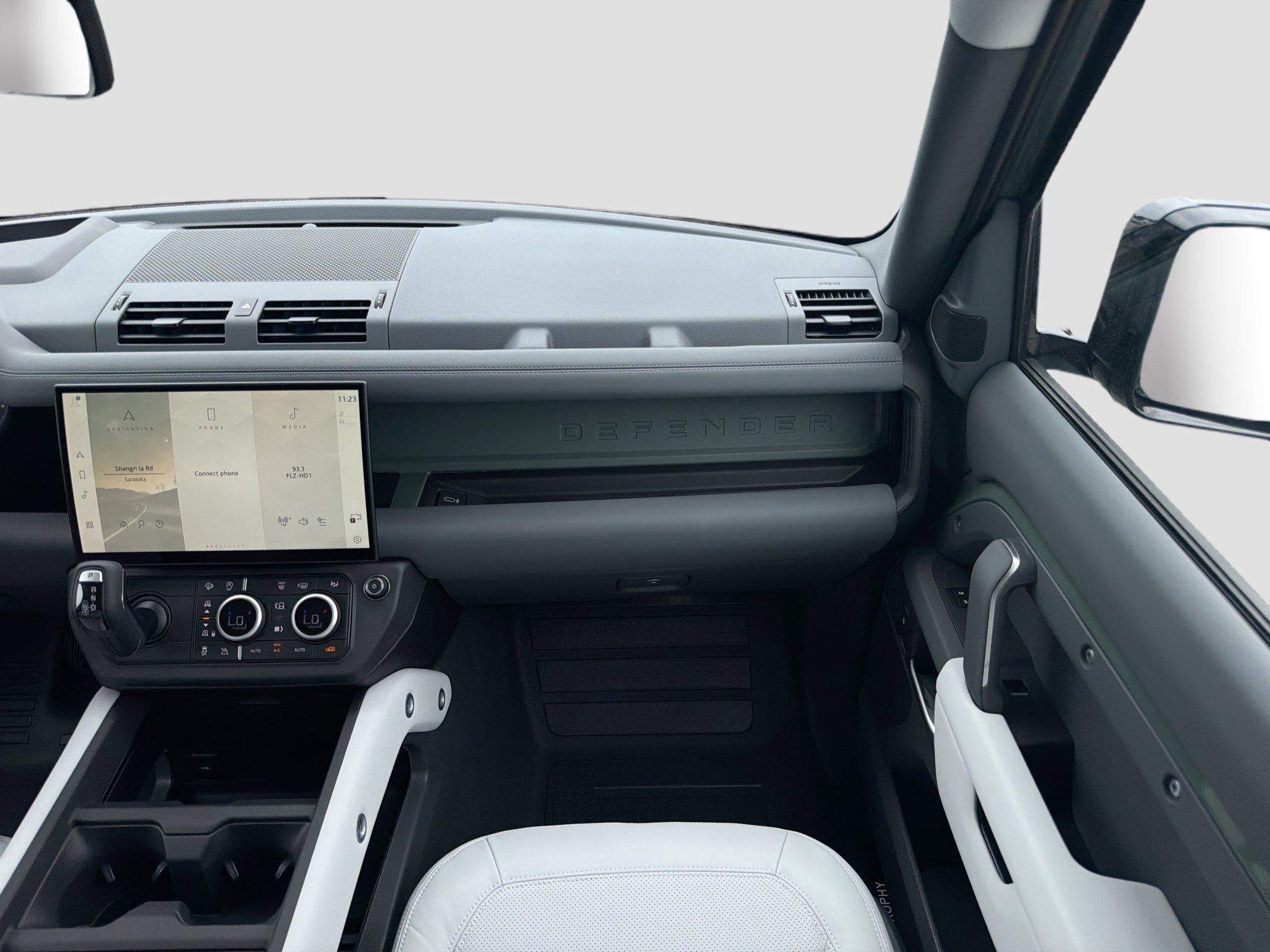 New 2026 Land Rover Defender 110 Trophy Edition AWD/4WD image 18