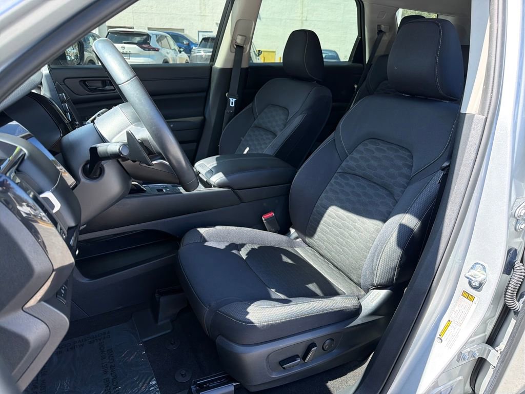 Used 2024 Nissan Pathfinder SV image 28