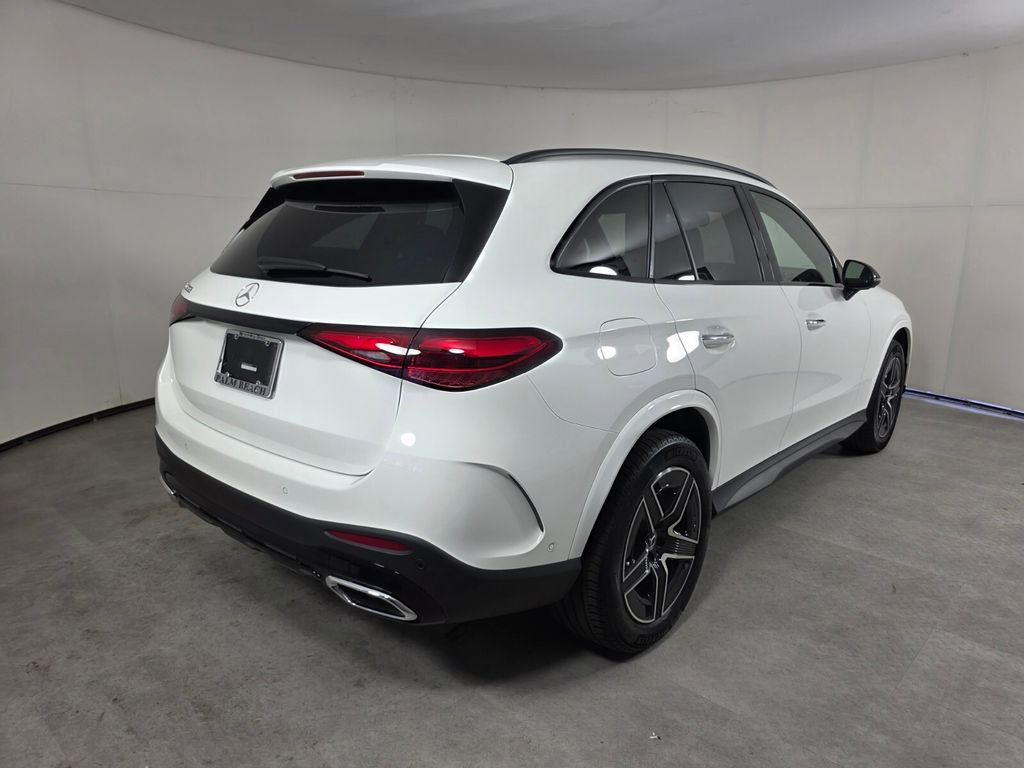Certified 2025 Mercedes-Benz GLC 300 image 4