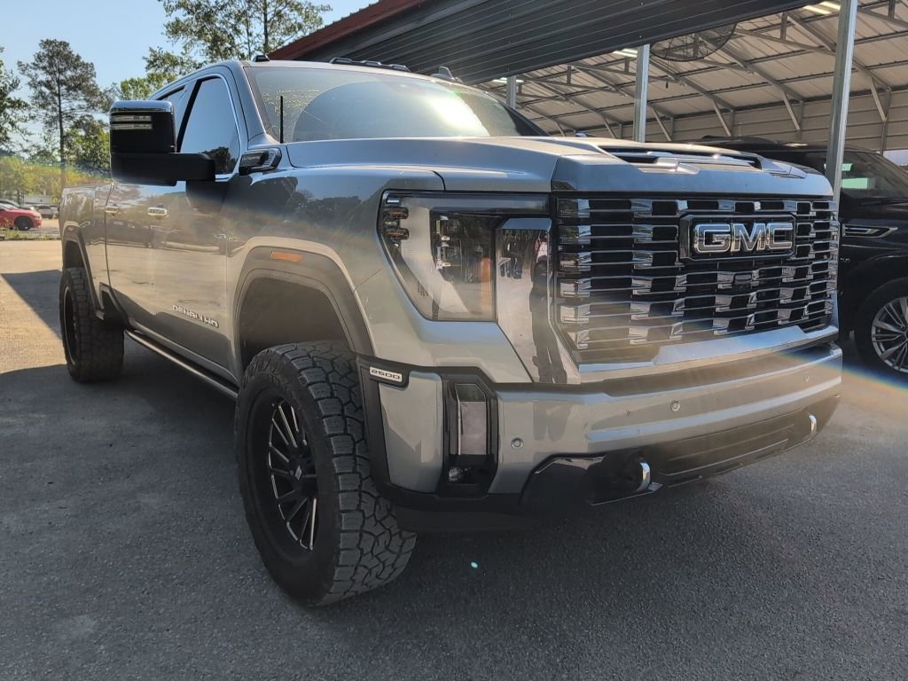 Used 2024 GMC Sierra 2500 Denali Ultimate image 1