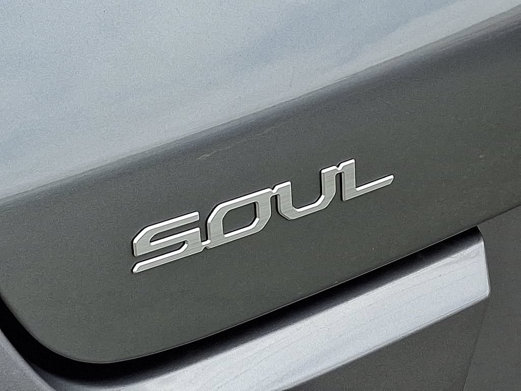 Used 2025 Kia Soul LX w/ LX Technology Package FWD image 31