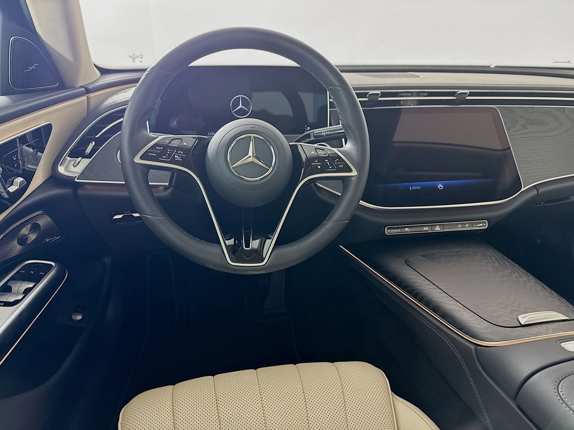 Used 2024 Mercedes-Benz E 350 4MATIC Sedan image 25