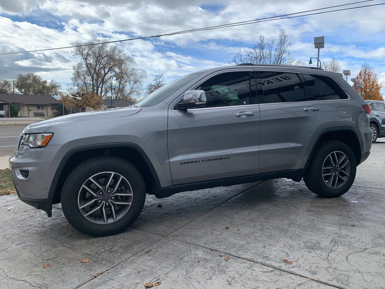 Used 2021 Jeep Grand Cherokee Limited w/ Sun & Sound Group image 4