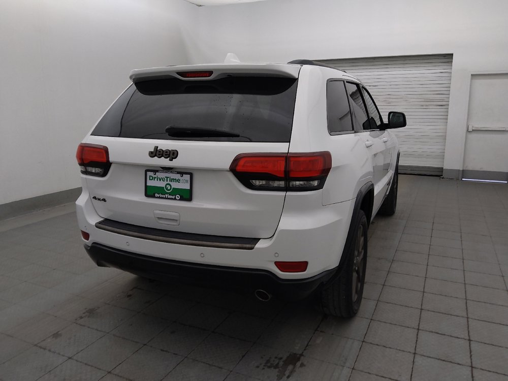 Used 2016 Jeep Grand Cherokee Limited 75th Anniversary AWD/4WD image 9