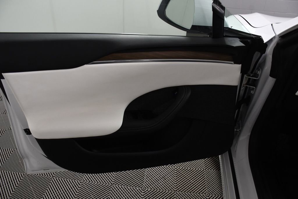 Used 2022 Tesla Model S image 14