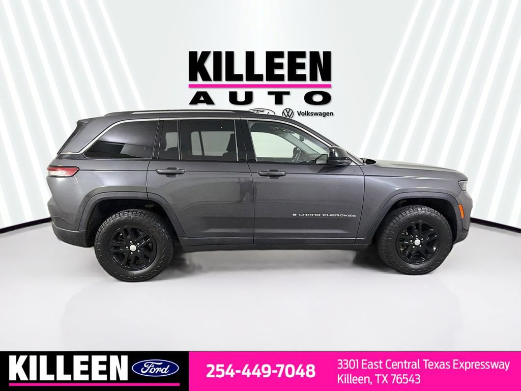Used 2023 Jeep Grand Cherokee Laredo AWD/4WD image 10